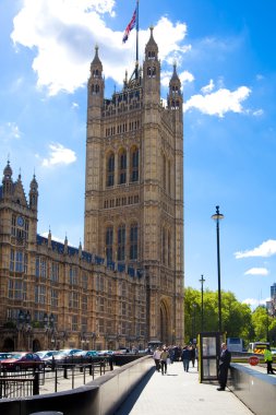Londra, İngiltere - 14 Temmuz 2014: Big Ben ve river Thames, Londra İngiltere Parlamentosu evleri