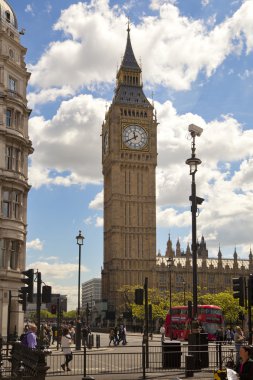 Londra, İngiltere - 14 Temmuz 2014: Big Ben ve river Thames, Londra İngiltere Parlamentosu evleri