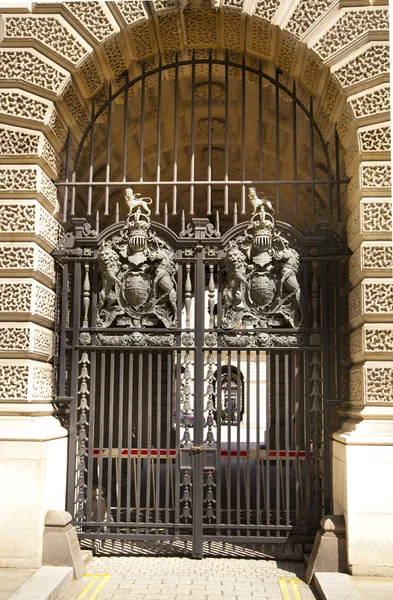 Calle Downing 10. Calle del Parlamento en Londres , — Foto de Stock