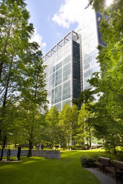 London, İngiltere - 24 Haziran 2014: modern mimarinin canary wharf önde gelen global finans merkezi
