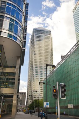 London, İngiltere - 24 Haziran 2014: modern mimarinin canary wharf önde gelen global finans merkezi