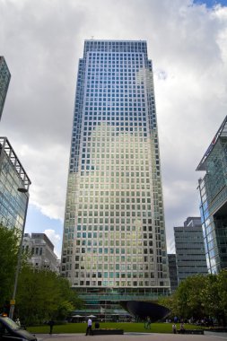 London, İngiltere - 24 Haziran 2014: modern mimarinin canary wharf önde gelen global finans merkezi