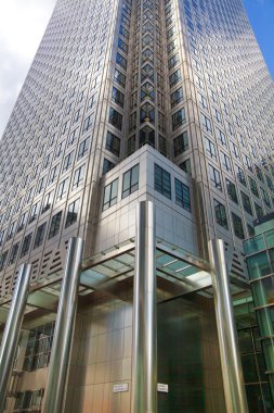 London, İngiltere - 24 Haziran 2014: modern mimarinin canary wharf önde gelen global finans merkezi
