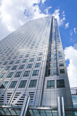 London, İngiltere - 24 Haziran 2014: modern mimarinin canary wharf önde gelen global finans merkezi
