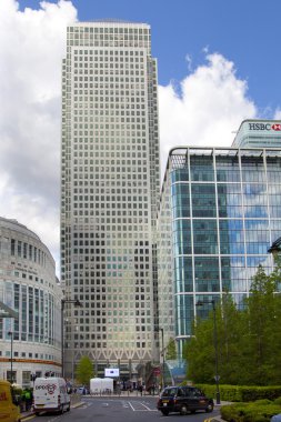 London, İngiltere - 24 Haziran 2014: modern mimarinin canary wharf önde gelen global finans merkezi