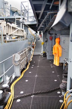 London, İngiltere - 17 Nisan 2014: Alman ordusunun askeri gemiler canary wharf aryası olmak, temel açmak için halk eğitim içeriği.