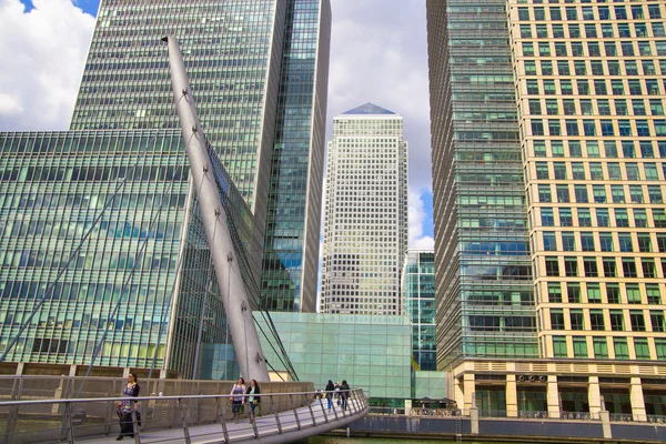 Londýn, Velká Británie - 24. června 2014 moderní architektura Canary Wharf vedoucí centrum světového finančnictví — Stock fotografie