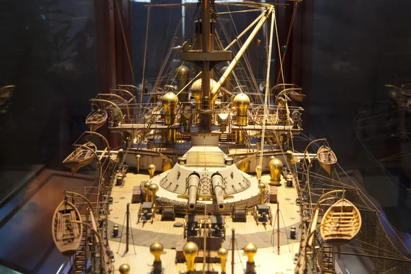 LONDRES, Reino Unido - MAIO 15, 2014 Museu da Marinha Real em Greenwich Modelo de navio de guerra japonês Yashima, construído em Newcastle no tempo vitoriano — Fotografia de Stock