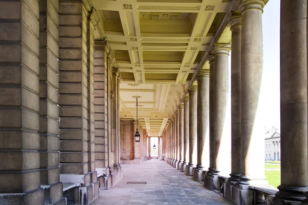 London, Verenigd Koninkrijk - 15 mei 2014: Greenwich park, geschilderd hall en Queen's paleis. Klassieke architectuur van British empire periode — Stockfoto