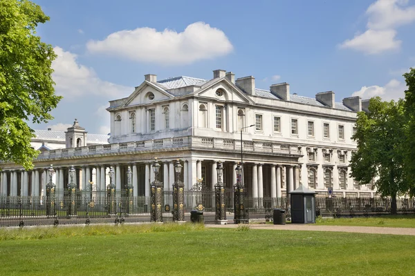 LONDRES, ROYAUME-UNI - 15 MAI 2014 : Parc Greenwich, hall peint et palais de la Reine. Architecture classique de la période de l'empire britannique — Photo