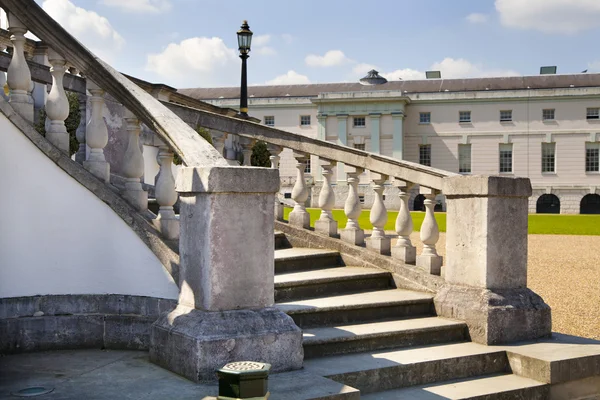 LONDRES, Reino Unido - 15 de maio de 2014: Greenwich Park, hall pintado e Queen 's Palace. Arquitetura Clássica do Império Britânico — Fotografia de Stock