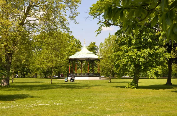 LONDON UK - JUNE15, 2014: Greenwich, Old English park south of London — Stock Photo, Image