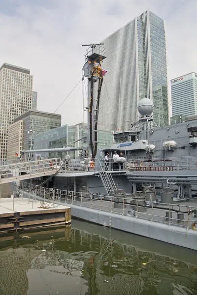 ลอนดอน สหราชอาณาจักร 17 พฤษภาคม ค.ศ. 2014: เรือทหารกองทัพเยอรมันที่ตั้งอยู่ในแคนารี วาร์ฟ อาเรีย เพื่อเปิดเผยต่อสาธารณะในเนื้อหาการศึกษา . — ภาพถ่ายสต็อก