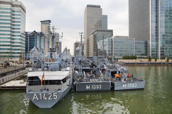 London, İngiltere - 17 Nisan 2014: Alman ordusunun askeri gemiler canary wharf aryası olmak, temel açmak için halk eğitim içeriği. — Stok fotoğraf