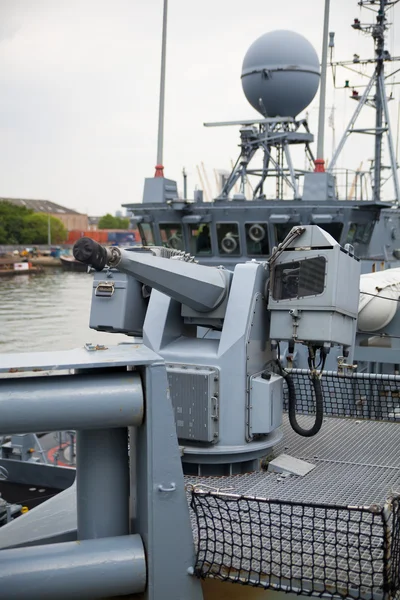 London, Egyesült Királyság - május 17-én 2014-re: német hadsereg katonai hajók a canary wharf aria, hogy látogatható az oktatási tartalom. — Stock Fotó