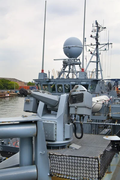 LONDRES, Reino Unido - 17 de maio de 2014: navios militares do exército alemão com sede em Canary Wharf aria, para serem abertos ao público em conteúdo educacional . — Fotografia de Stock