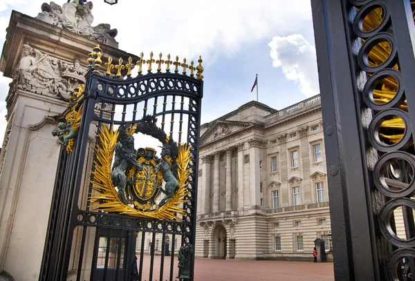 Fotos de Buckingham palace de stock, Buckingham palace imágenes libres de  derechos | Depositphotos®