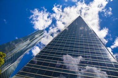 Madrid, İspanya - 28 Nisan 2014: madrid şehir, İş Merkezi, modern gökdelenler cuatro torres 250 metre yüksekliğinde