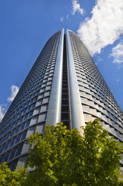 Madrid, İspanya - 28 Nisan 2014: madrid şehir, İş Merkezi, modern gökdelenler cuatro torres 250 metre yüksekliğinde