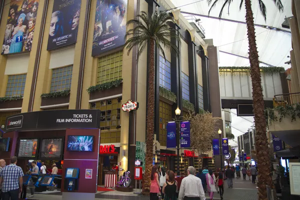 LONDON, UK - MAY 18, 2014 O2 Arena, hall with cinema entrance — Stock Photo, Image