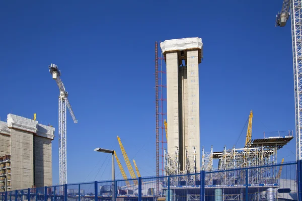 LONDON, UK - MAY 17, 2014: Building site with cranes in centre of London — Stock Photo, Image