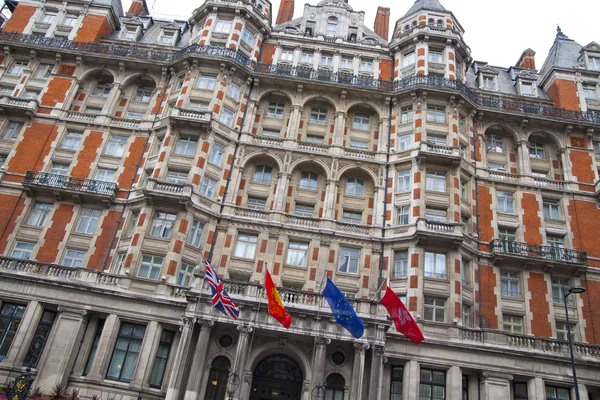 LONDRES, Reino Unido - 3 de julio de 2014: Hotel Mandarin Oriental cerca de Harrods, Knightsbridge — Foto de Stock