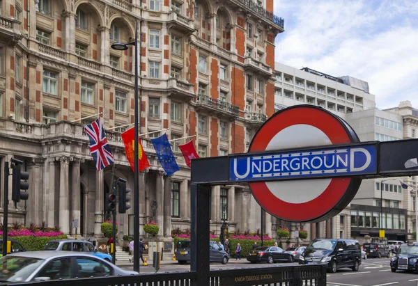 London, uk - 3. Juli 2014: mandarin oriental hotel near harrods, ritterbrücke — Stockfoto