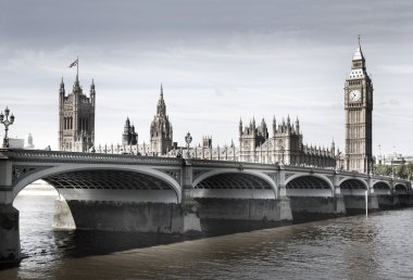 London, İngiltere - 14 Temmuz 2014: big ben, Parlamento ve westminster Bridge thames Nehri üzerinde evleri