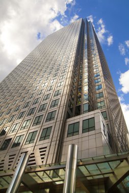 London, İngiltere - 24 Haziran 2014: modern mimarinin canary wharf önde gelen global finans merkezi