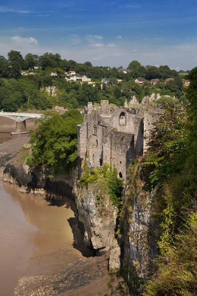 CHEPSTOW CASTLE, WALES, UK - 26 JULY 2014: Chepstow castel ruins, Foundation, 1067-1188. Situated on bank of the River Wye — Stock Photo, Image