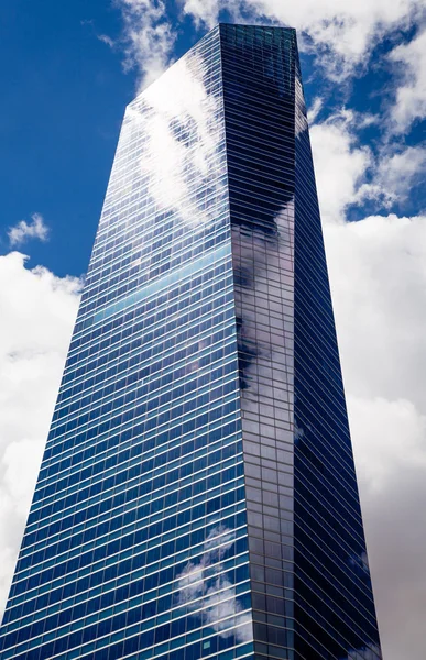 MADRID, SPAIN - July 22, 2014: Madrid city, business center, modern skyscrapers — Stock Photo, Image