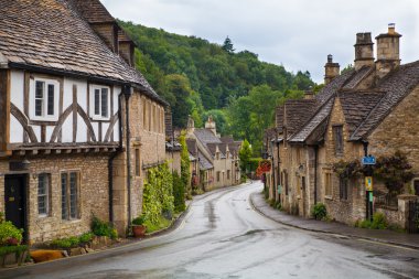 Wiltshire, chippenham, İngiltere - Ağustos 9, 2014: castle combe, benzersiz eski İngiliz Köyü ve lüks golf club