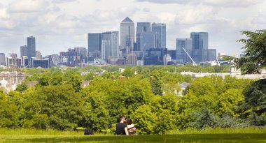 Londra Birleşik Krallık - ö. 28 Temmuz 2014: iş İlçesi Kanarya wharf Londra güneyinde eski İngiliz Park view