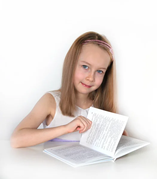Olvasó a könyv- és iskolai koncepció lány — Stock Fotó