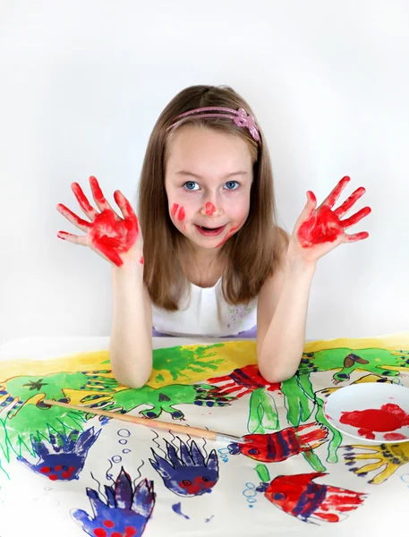 Meisje tekenen met water kleuren — Stockfoto