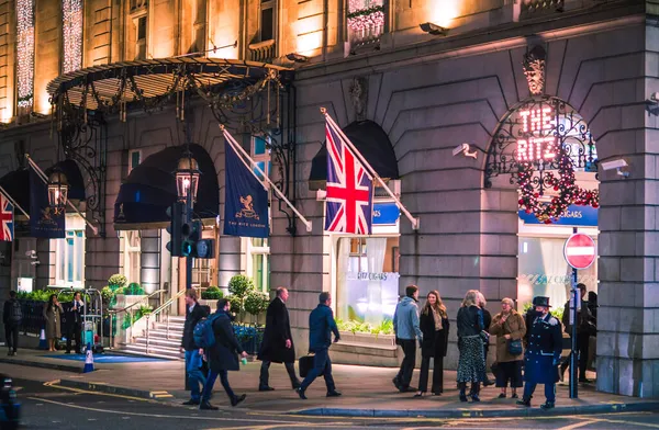 London November 2021 Julpynt Och Julbelysning Piccadilly Street Ritz Hotell — Stockfoto