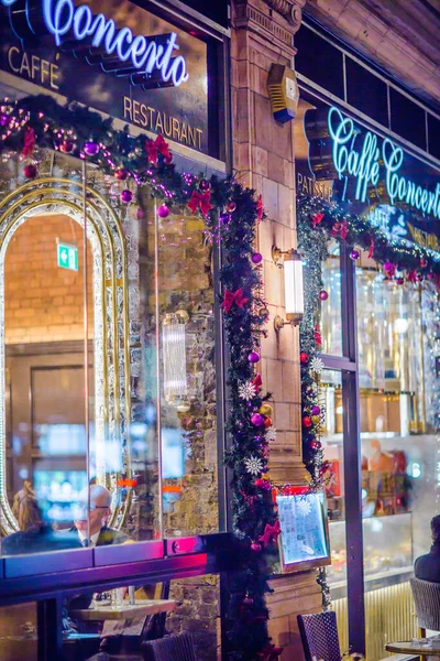 London November 2021 Cafe Concerto Decorated Windows Festive Decorations Christmas — Stock Photo, Image