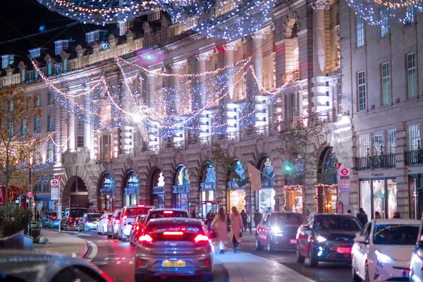 London Storbritannia November 2021 Festlige Dekorasjoner Julelys Regent Street Biler – stockfoto