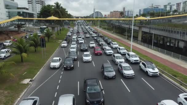 Salvador Bahia Brasil Setembro 2021 Visão Veículos Engarrafamento Avenida Paralela — Vídeo de Stock