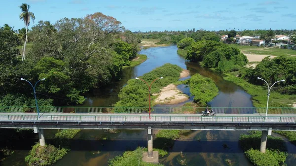 ブラジルのバイーア州コンデ 2021年10月9日 コンデ市内のイタピクル川の水の上の歩道 バイーアの北海岸 — ストック写真