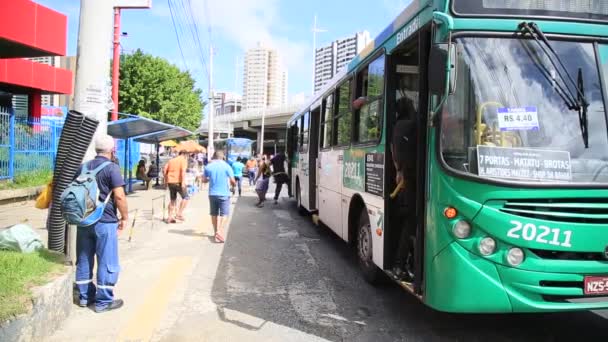 Salvador Bahia Brasile Maggio 2021 Vedono Persone Aspettare Mezzi Pubblici — Video Stock