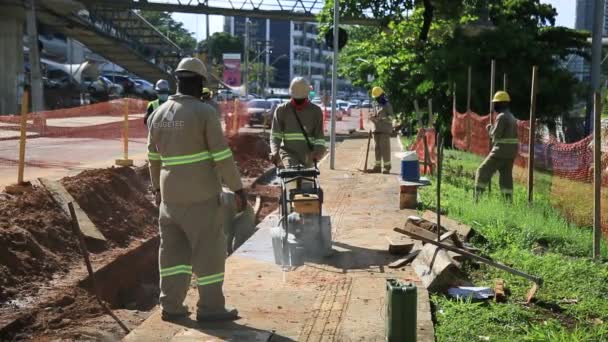 Salvador Bahia Brasil Mayo 2021 Trabajadores Construcción Civil Son Vistos — Vídeo de stock