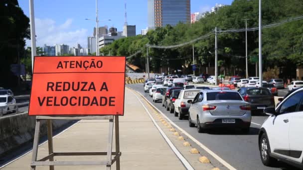 Salvador Bahia Brasilien Mai 2021 Verkehrsbehinderungen Auf Einer Straße Während — Stockvideo