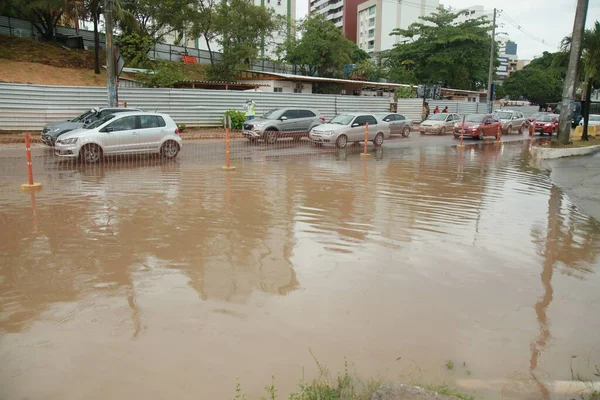 Salvador Bahia Brazil Oktober 2021 Fordon Ses Resa Regnperioden Stadsdelen — Stockfoto