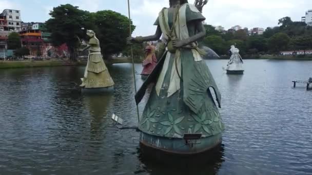 2021年10月19日 在萨尔瓦多市Itororo神殿的水域中 可以看到 拯救者 巴伊亚 号的雕塑 — 图库视频影像