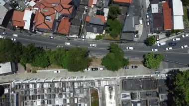 Salvador, Bahia, Brezilya - 29 Ekim 2021: Salvador şehrindeki binaların ve evlerin havadan görünüşü.