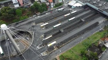 Salvador, Bahia, Brezilya - 3 Kasım 2021: Salvador 'daki Lapa İstasyonu' nun havadan görünüşü.