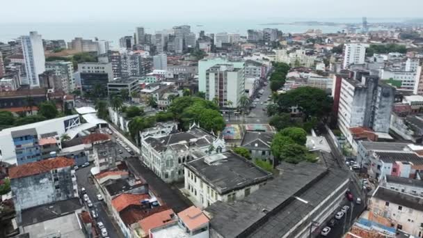ブラジル バイーア州サラドール2021年11月3日 サルバドール市中心部の人気住宅の空中ビュー — ストック動画