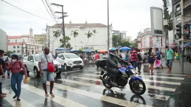 Salvador Bahia Brazylijski Listopada 2021 Widziano Ludzi Przechodzących Przez Ulicę — Wideo stockowe