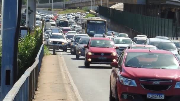 Salvador Bahia Brasil Novembro 2021 Movimento Veículos Trânsito Cidade Salvador — Vídeo de Stock